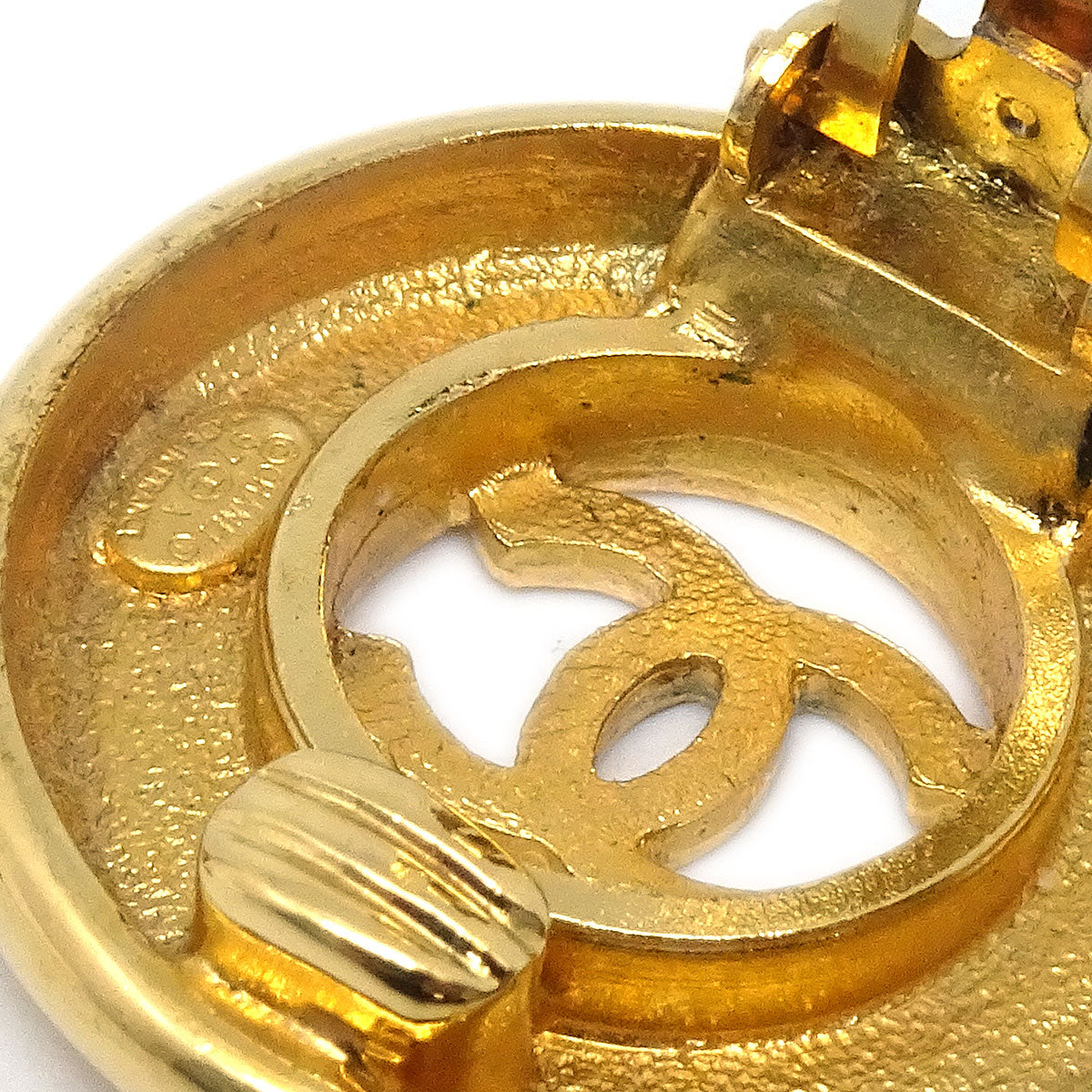 Chanel 1997 CC Cutout Earrings Clip-On Gold 97A