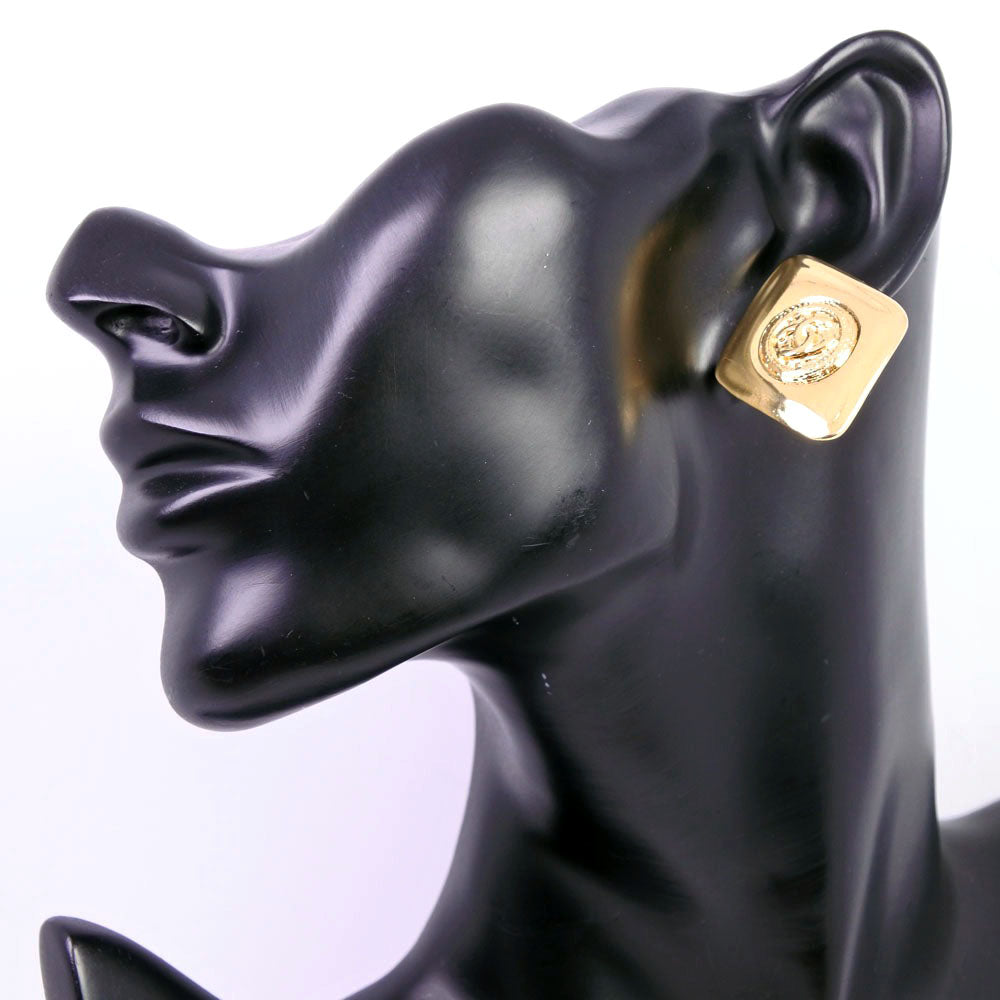 【Suale OFF】Chanel CHANEL Earring Coco G Gold Square 18.5g 【Supersale】 A Ranked Earring & Buy