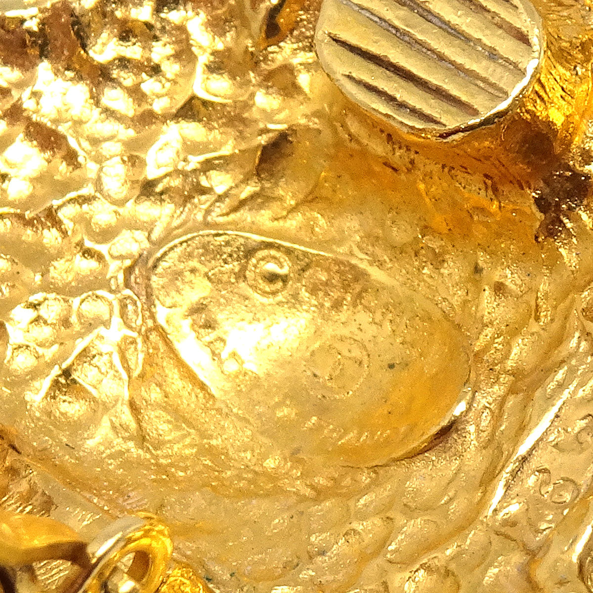 Chanel 1986-1994 Lion Earrings Clip-On Gold 2494