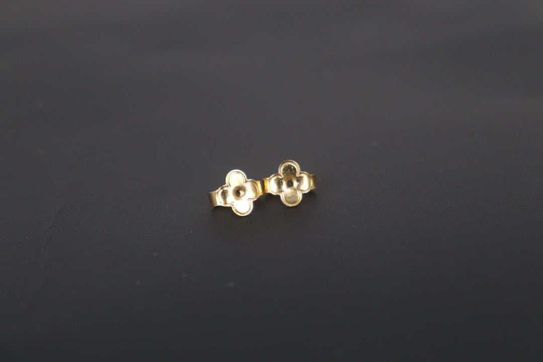 Very Good ( Rank A)| LV Essential V Earrings |24092008