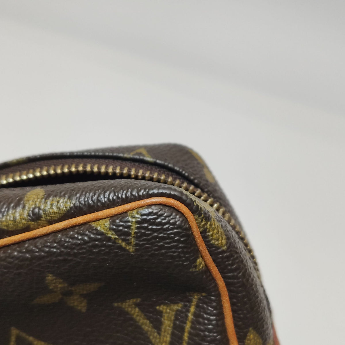 Preloved Louis Vuitton Monogram Zippy Coin Purse 250502781175071