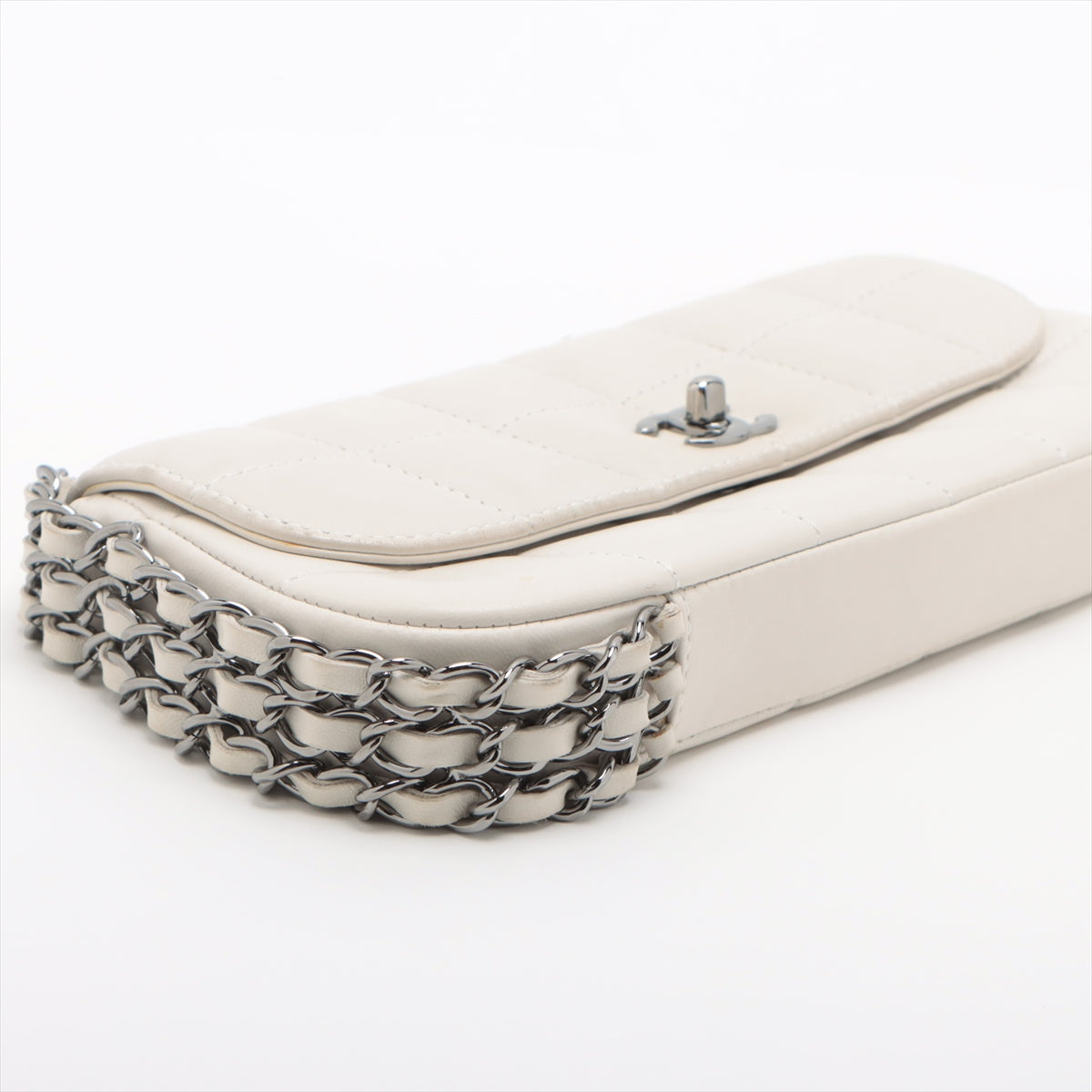 Chanel Chocolate Bar in Chain Shoulder Bag White Silver G 8th