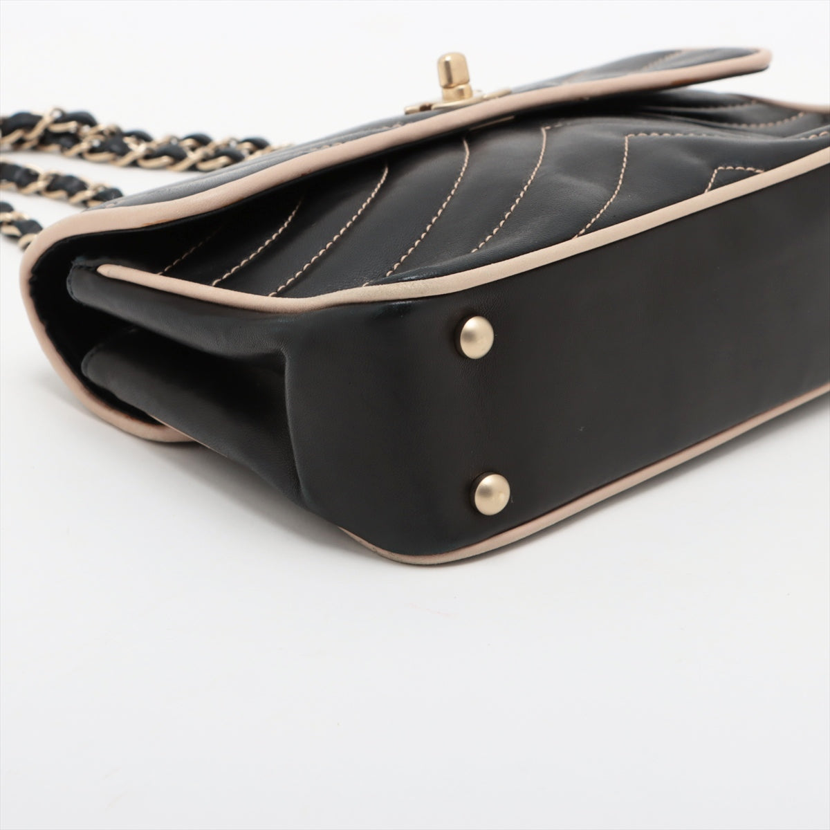 Chanel Chevron Single Flap Double Chain Bag Black Gold 8th