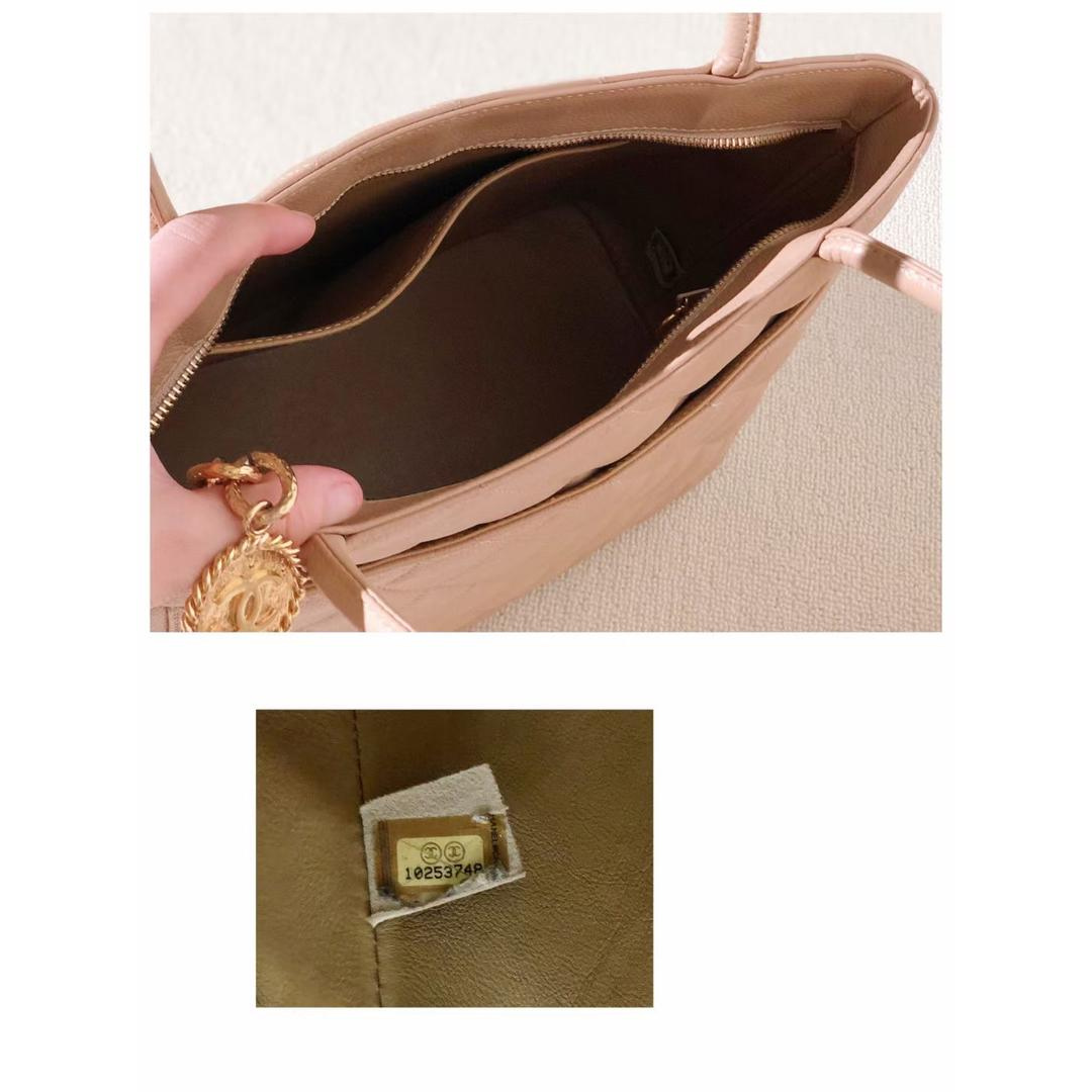 Vintage Medallion Tote Caviar Beige GHW