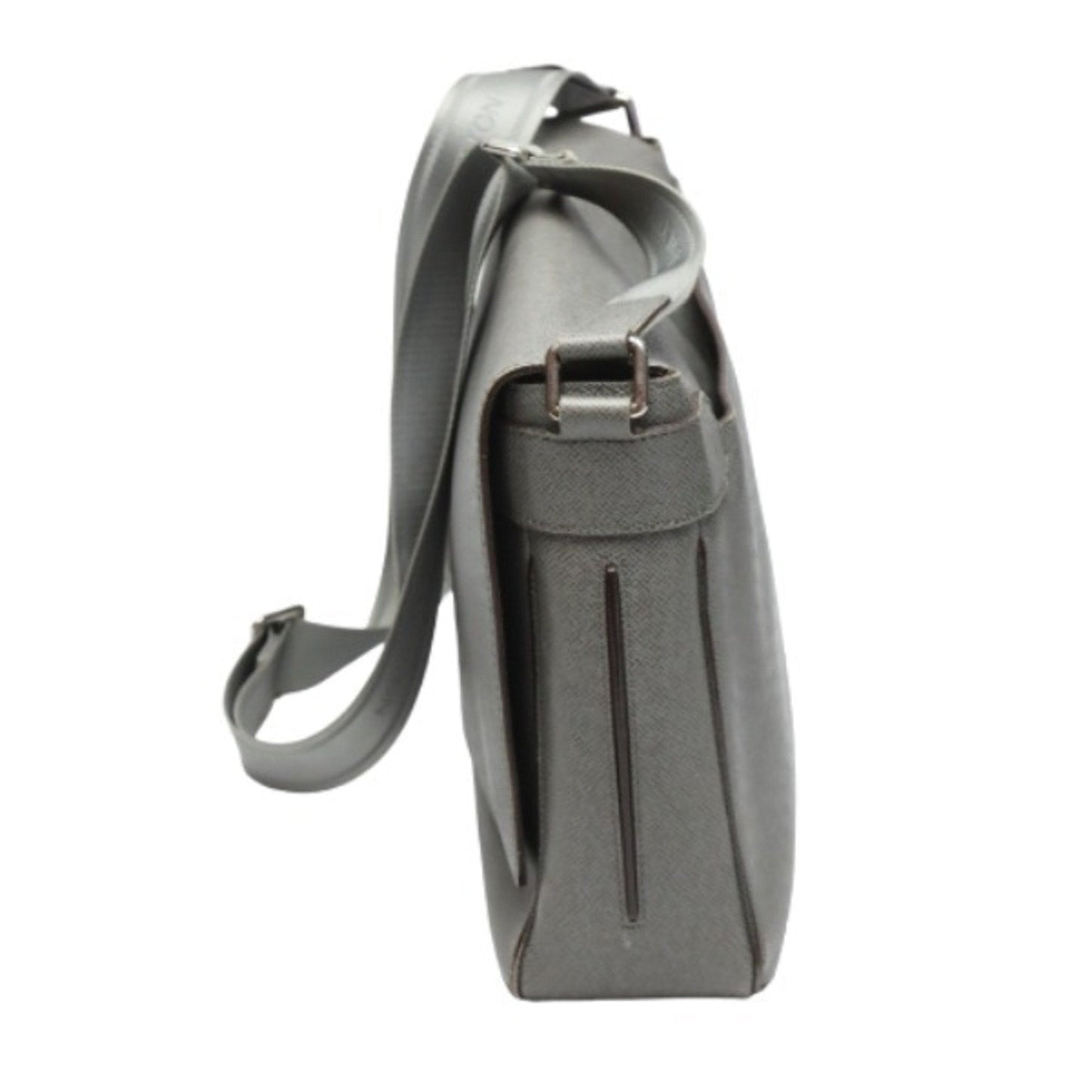 Louis Vuitton Taiga Leather Shoulder Bag