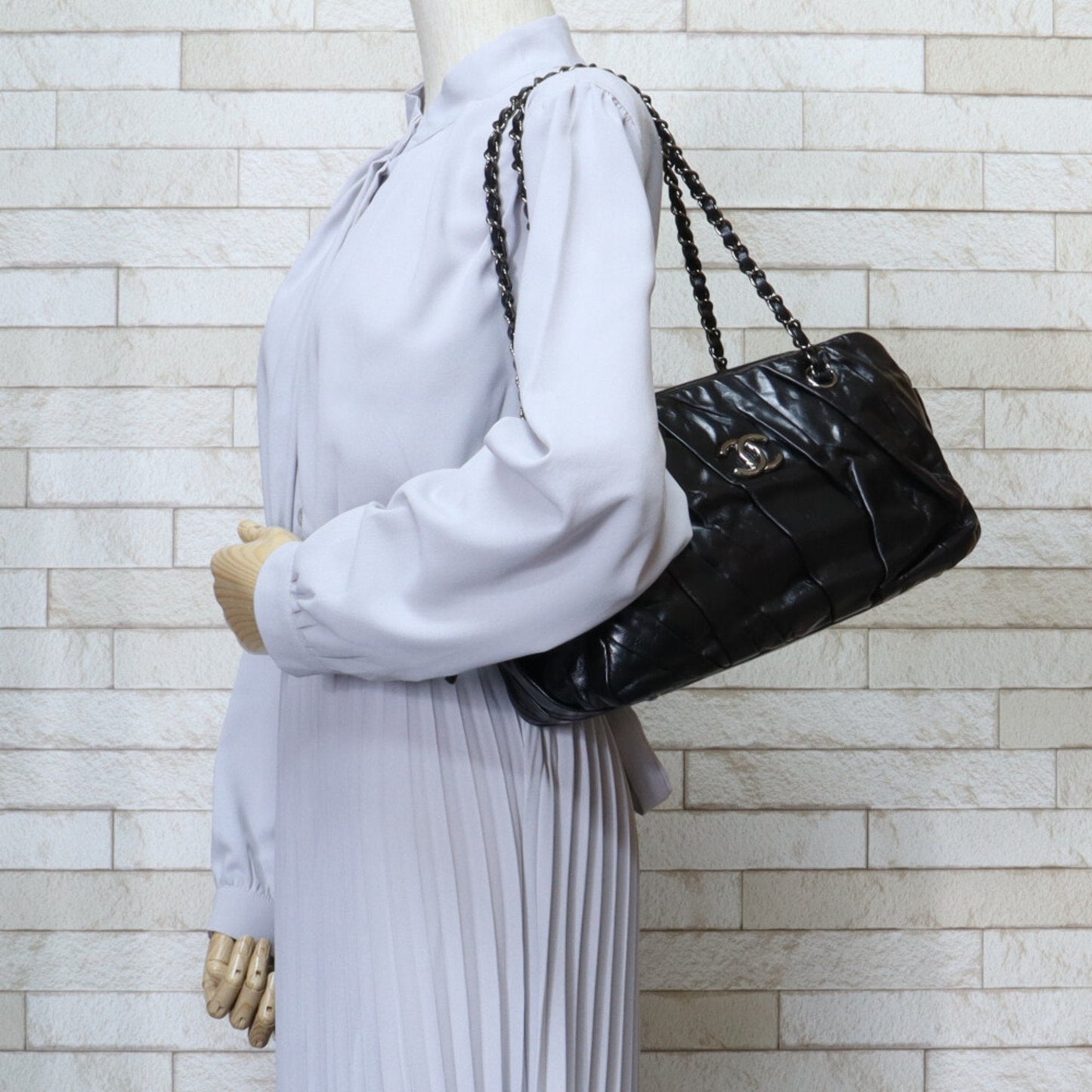 CHANEL Shopping Shoulder Bag