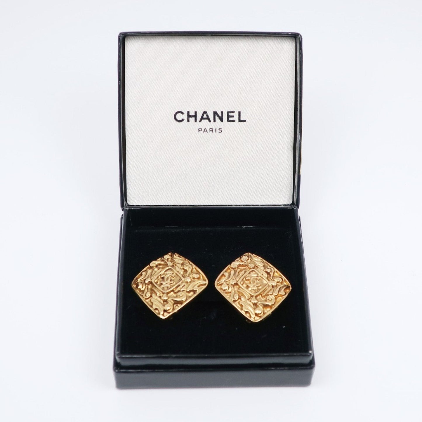 CHANEL - Earrings