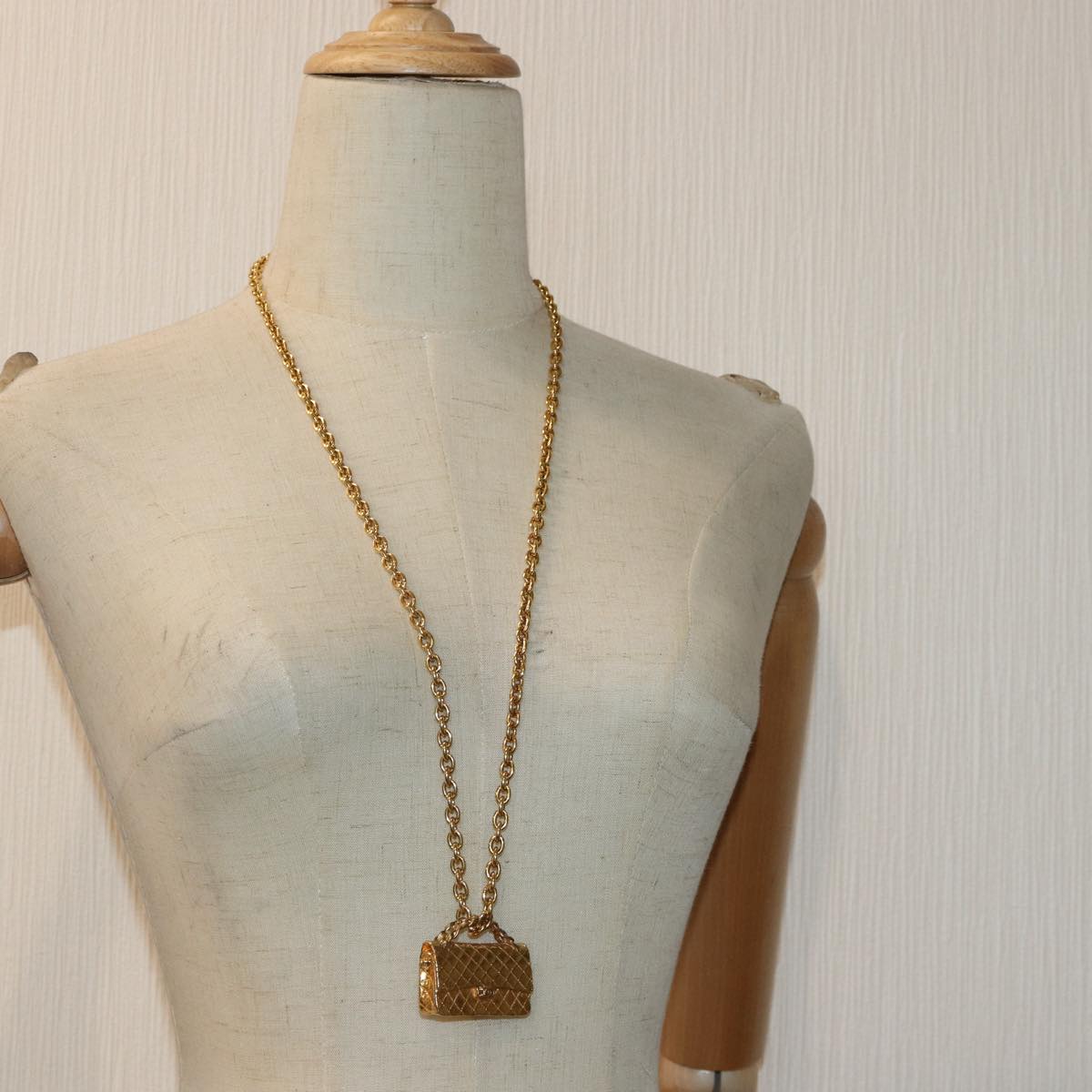 Top Quality Chanel Necklace Metal Gold CC Auth 87804A