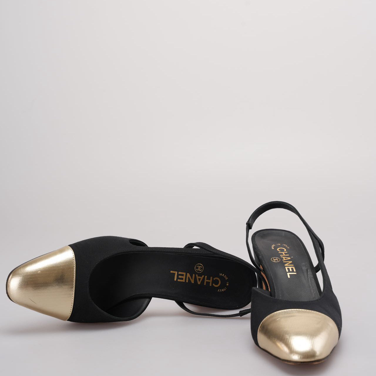 Chanel Black / Gold Escarpins Slingback Chanel Velours Noir Size 40.5