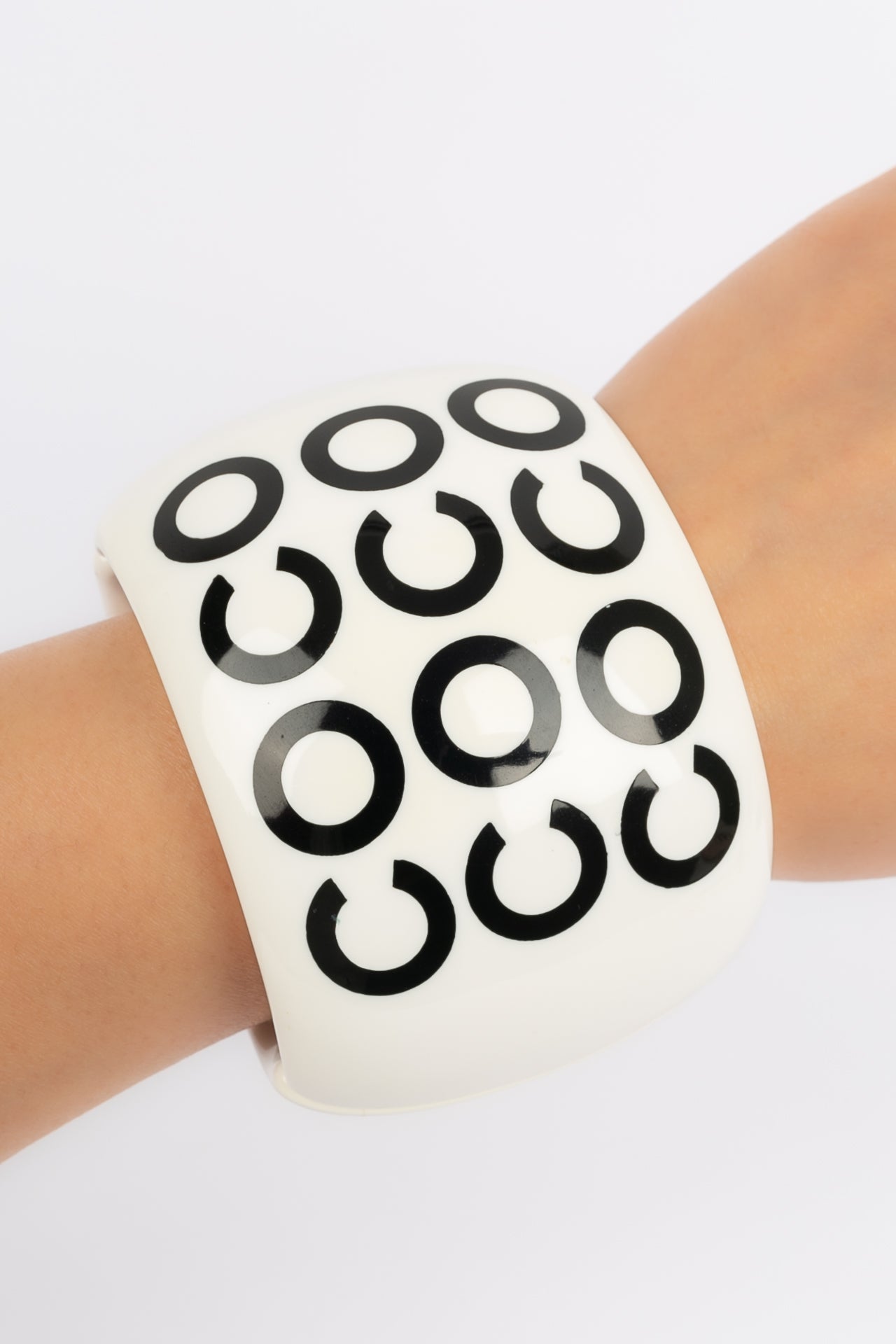 Bracelet manchette Chanel 2001