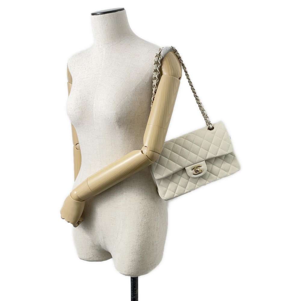CHANEL Matelasse W Flap W Chain Shoulder Off-white A01113 Caviar Leather Size 23