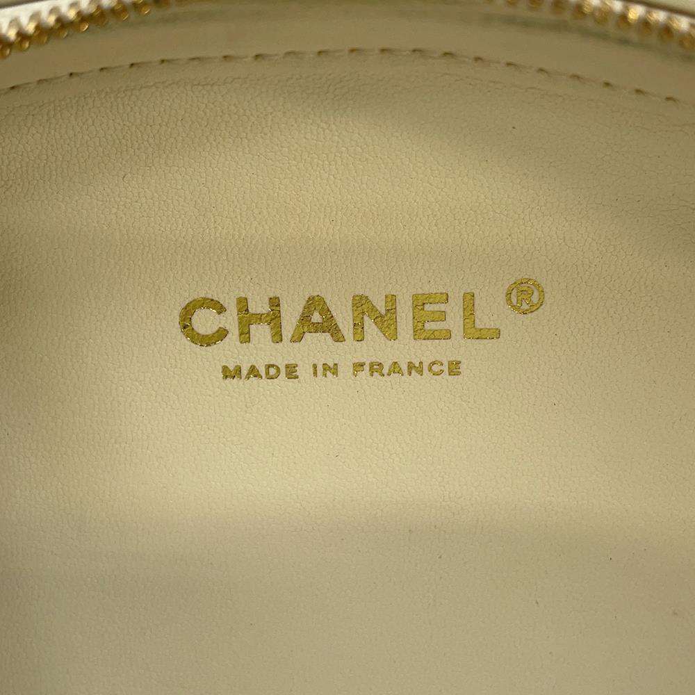 CHANEL V Stitch ChainShoulder Lapausa White Leather