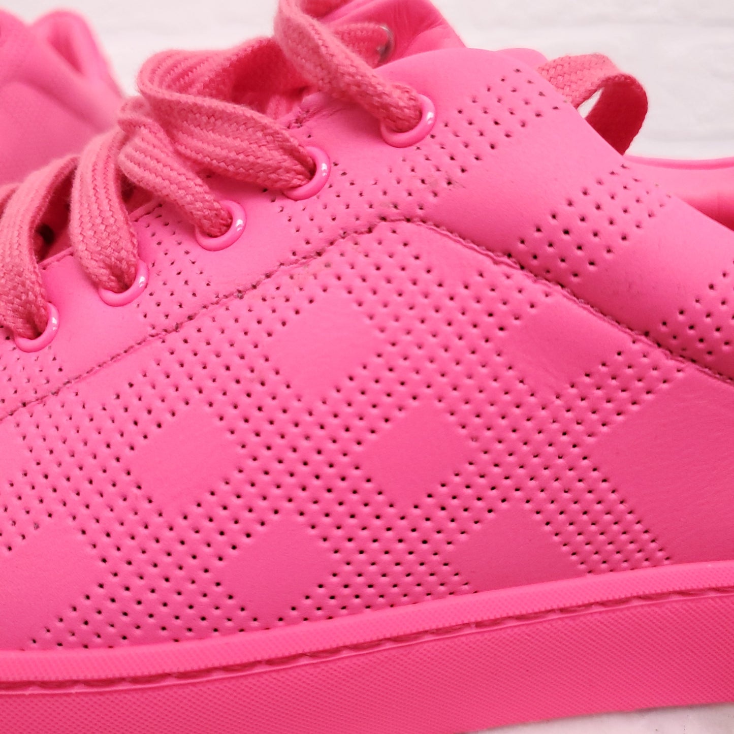 BURBERRY NEON PINK LEATHER SNEAKERS - SIZE 37