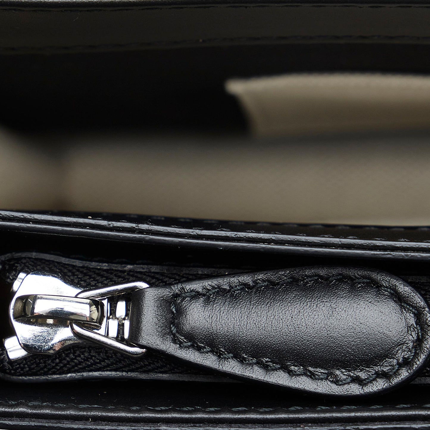 Luxury Balenciaga Navy Pochette M Crossbody (SHG-vvllwg)