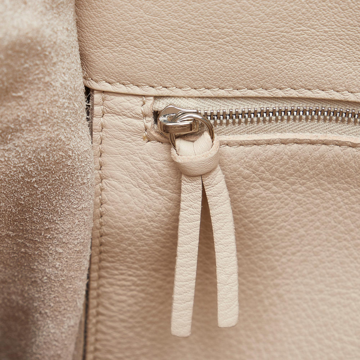 Luxury Balenciaga Papier B4 Zip Around Satchel (SHG-dreExe)