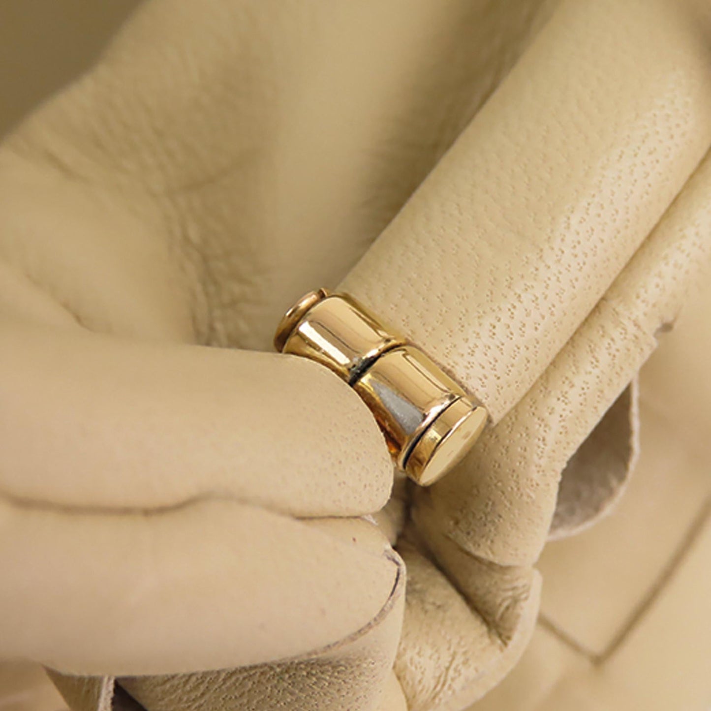 Luxury Bottega Veneta The Mini Pouch Intrecciato Crossbody Bag (SHG-35800)