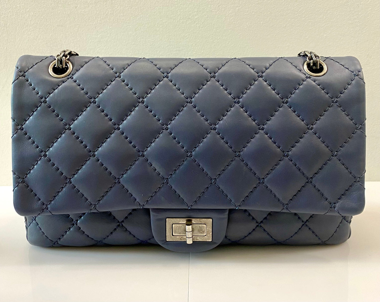 CHANEL 2.55 REISSUE DOUBLE FLAP CALFSKIN LEATHER 226 SHOULDER BAG