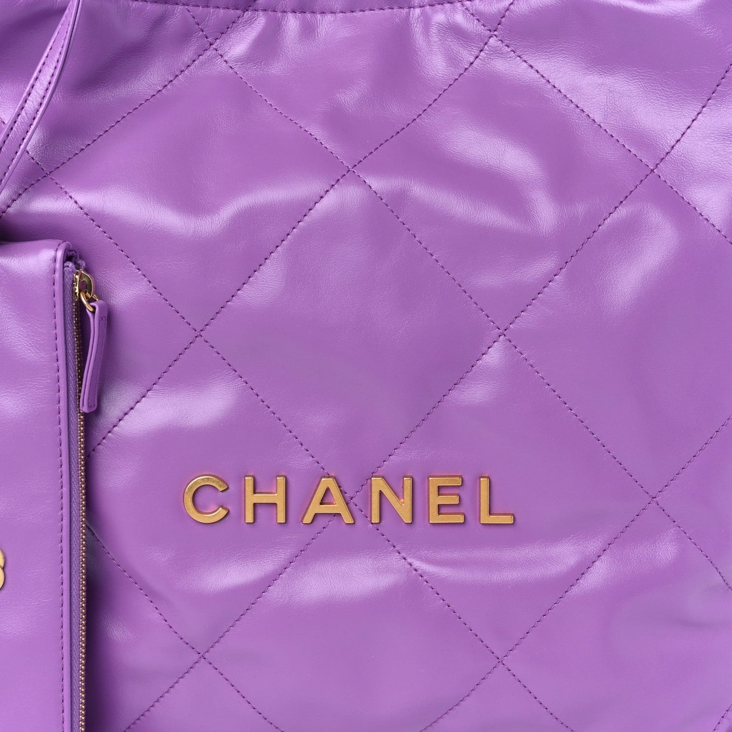 CHANEL SHINY QUILTED CALFSKIN LEATHER CHANEL 22 SHOULDER BAG