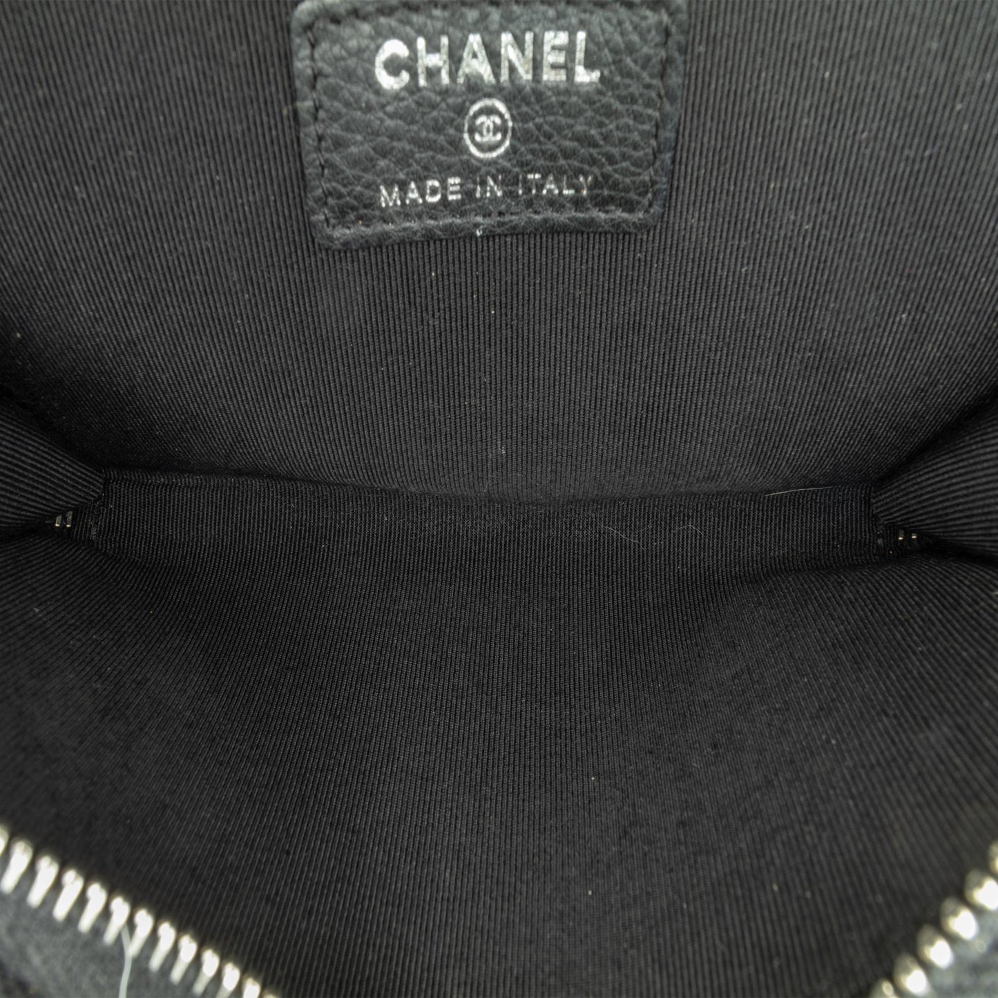 Chanel Bull Leather Studded Zip Wallet (SHG-X5nYtA)