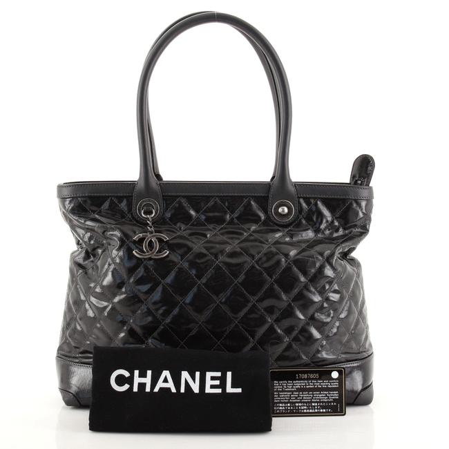 CHANEL CC CHARM QUILTED MEDIUM TOTE BAG