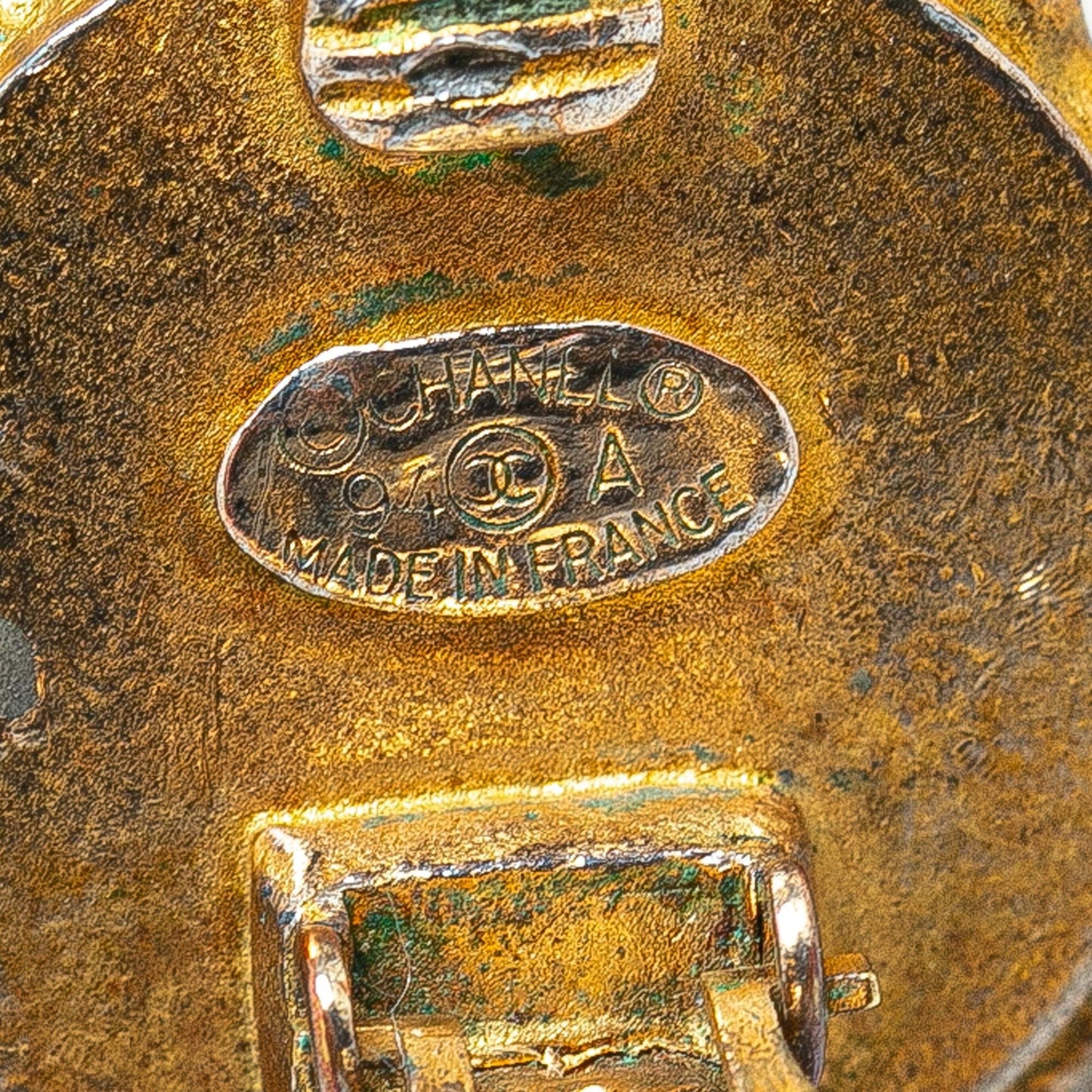 Chanel CC Clip on Earrings (SHG-uGMnP8)