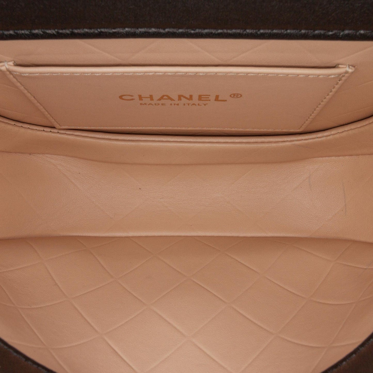 Chanel CC Quilted Calfskin Round Moon Messenger Flap (SHG-73W0oy)