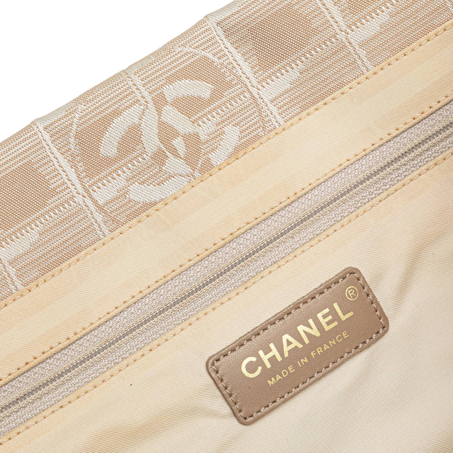 Chanel Nylon New Travel Line Tote (SHG-4C5Qr5)