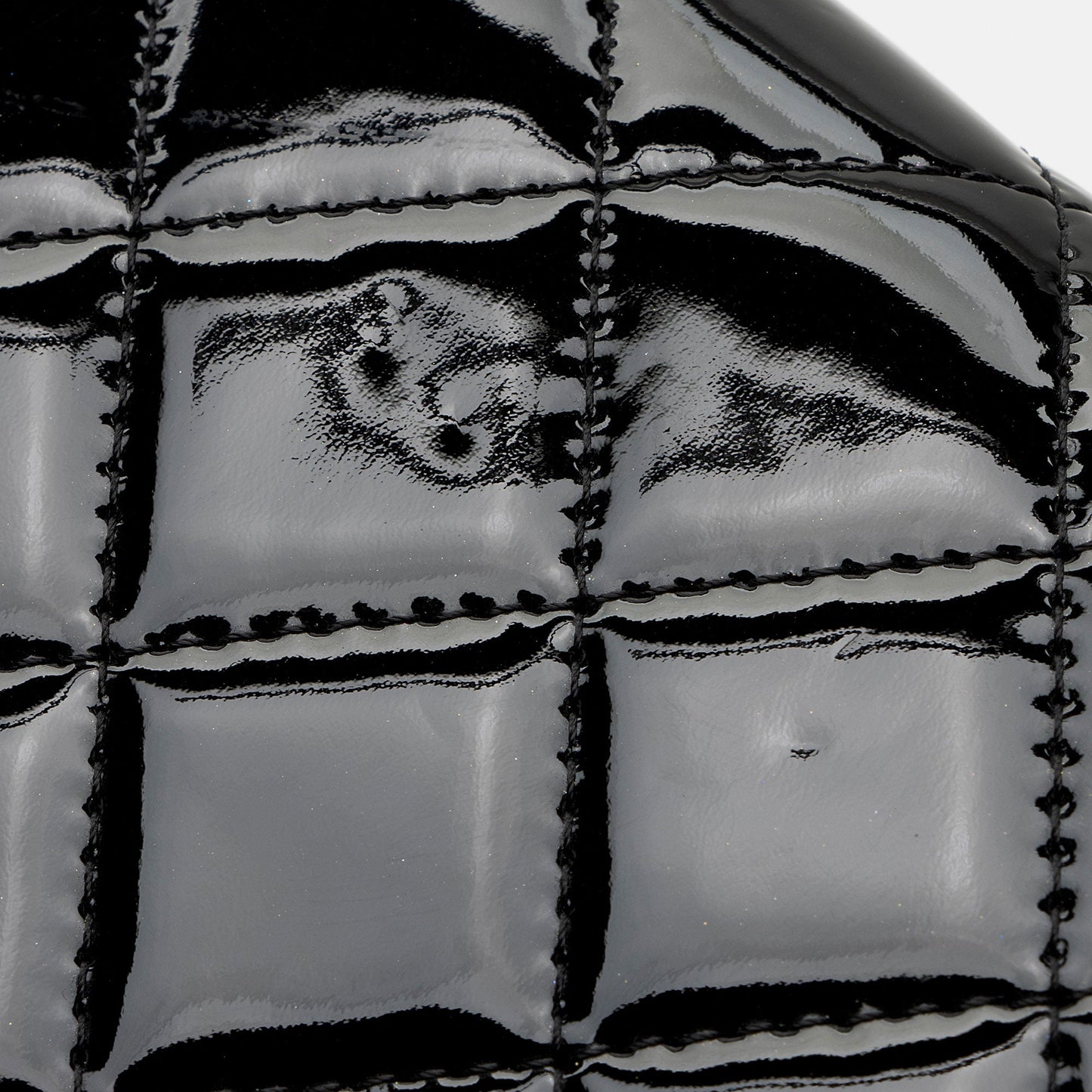 Chanel Patent Leather Classic Wallet on Chain (SHF-8fowjN)