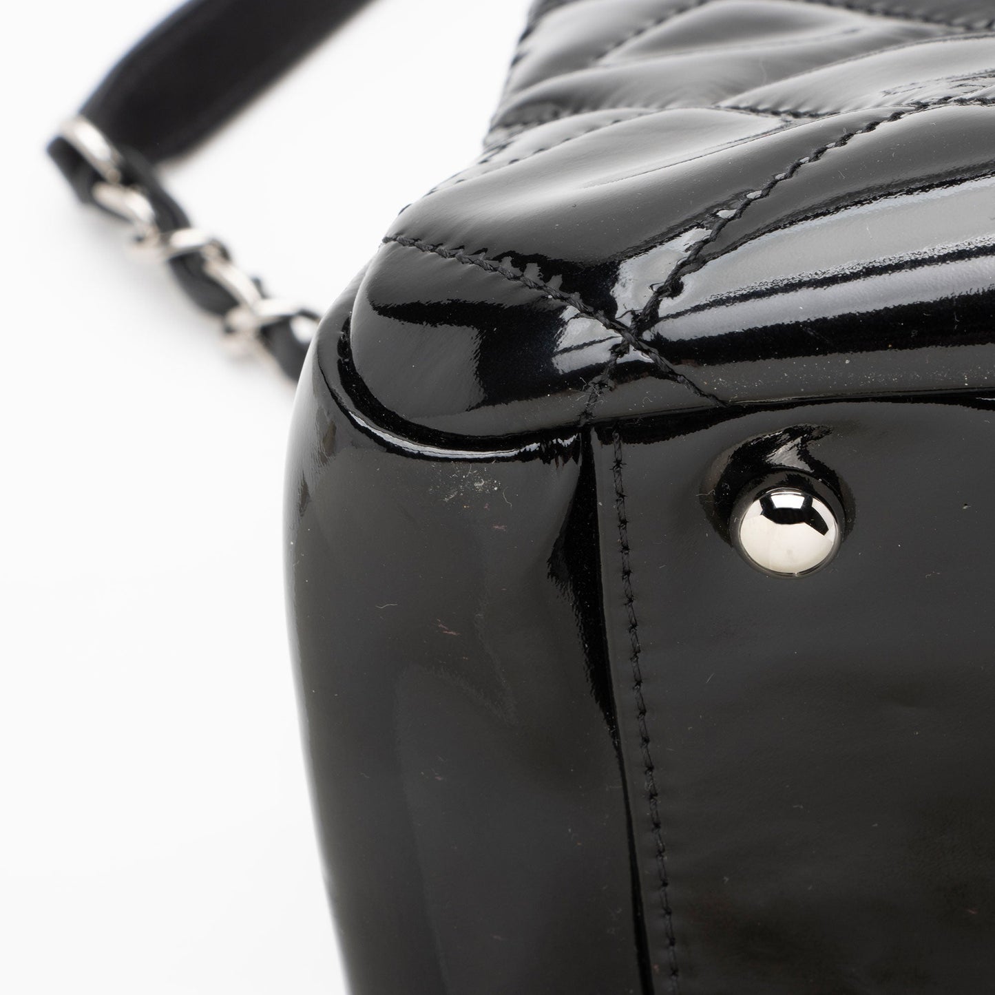 Chanel Patent Leather Timeless CC Chain Small Tote (SHF-xHTHtp)