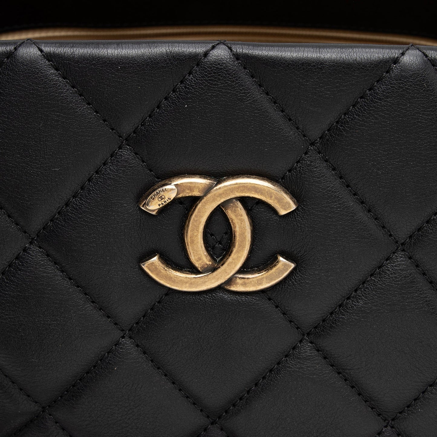 Chanel Quilted Calfskin CC Crown Small Tote (SHF-bToVAu)