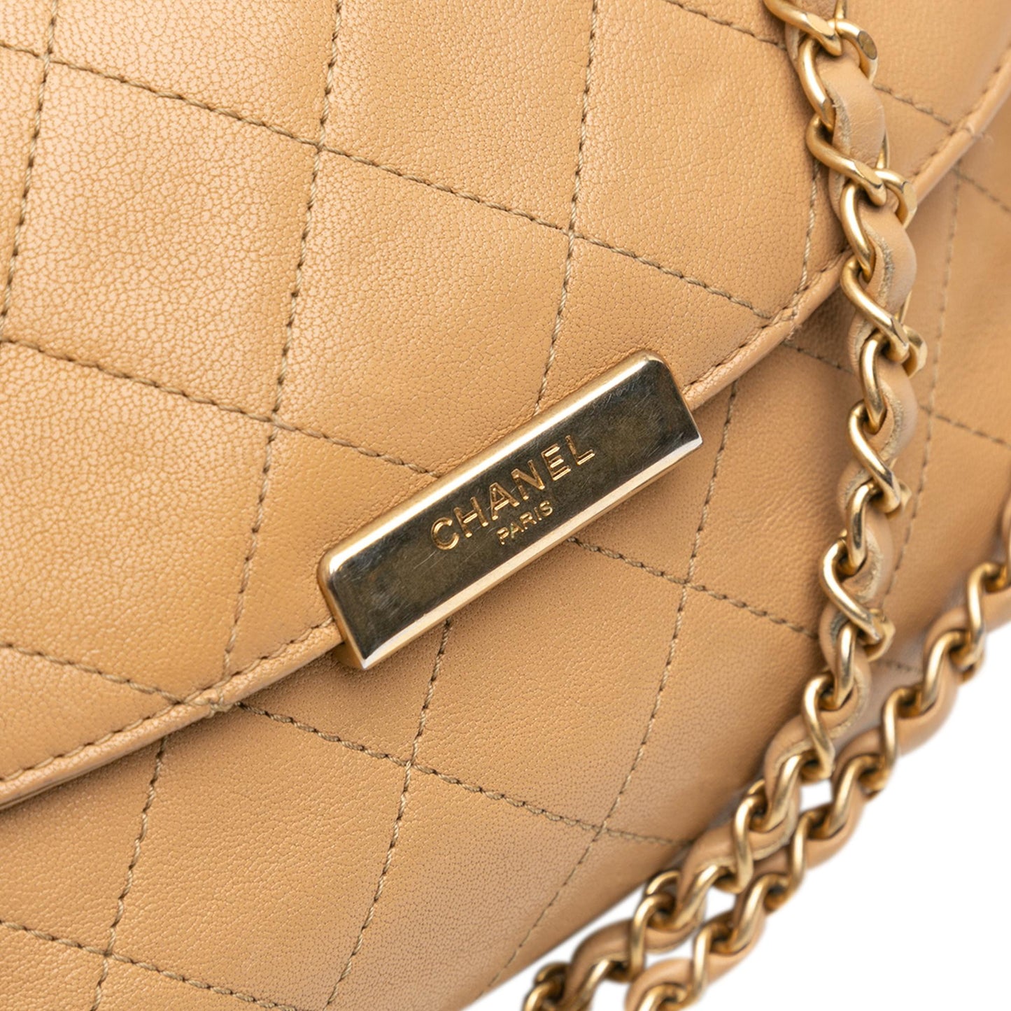 Chanel Quilted Lambskin CC Logo Bar Shoulder Bag (SHG-ZD1wrJ)