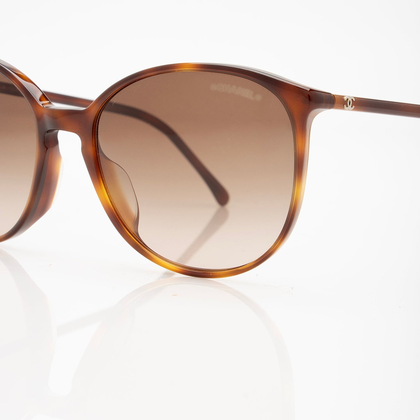 Chanel Round Sunglasses (SHF-22426)