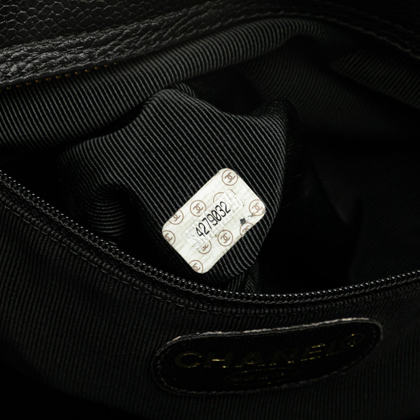 Chanel Triple CC Caviar Shoulder Bag (SHG-fLBKOy)