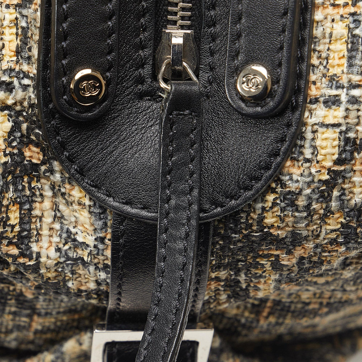 Chanel Tweed Clover Handbag (SHG-JHfvlH)