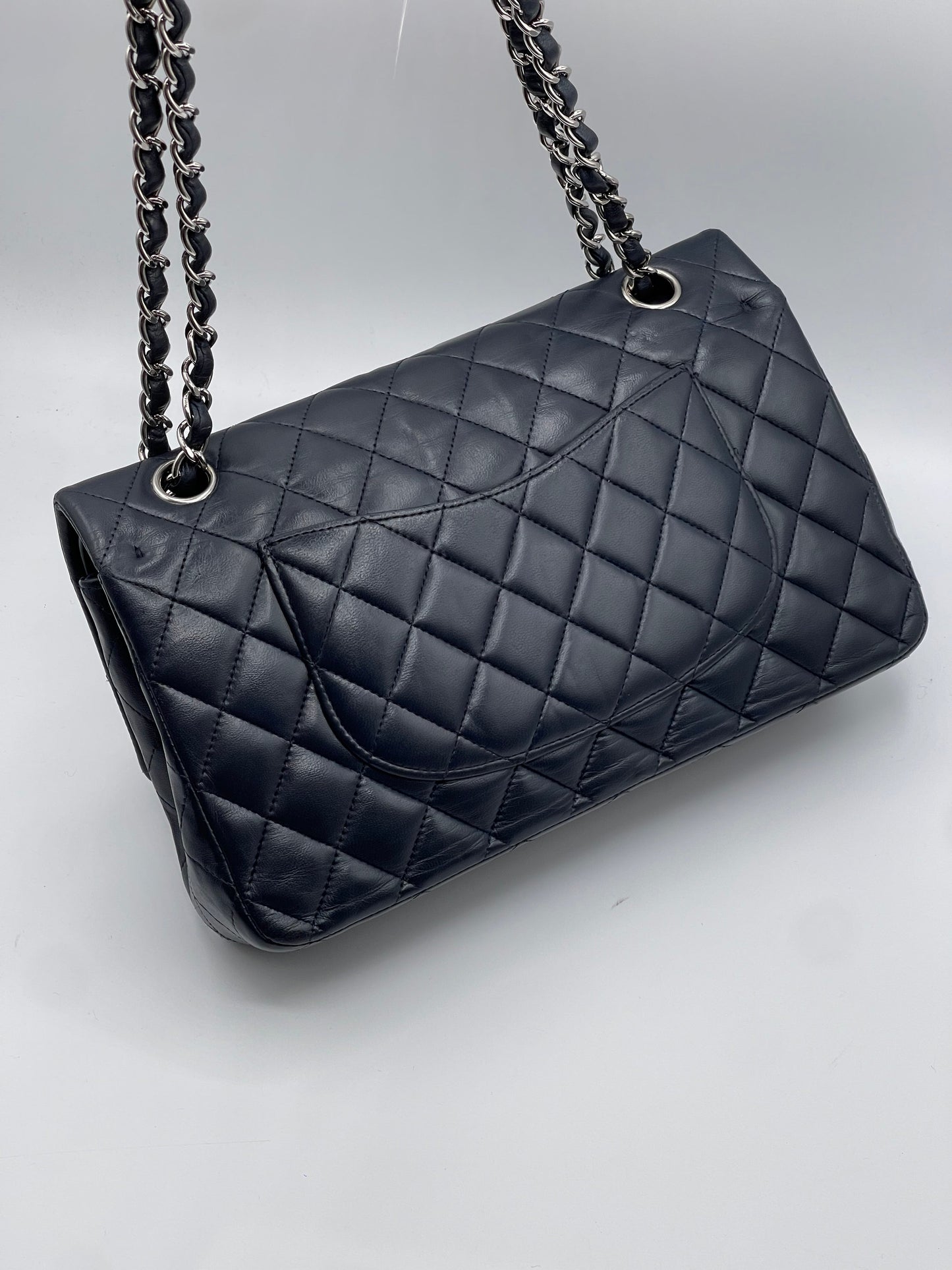 Chanel - Sac 11.12 classique timeless 25 bleu marine