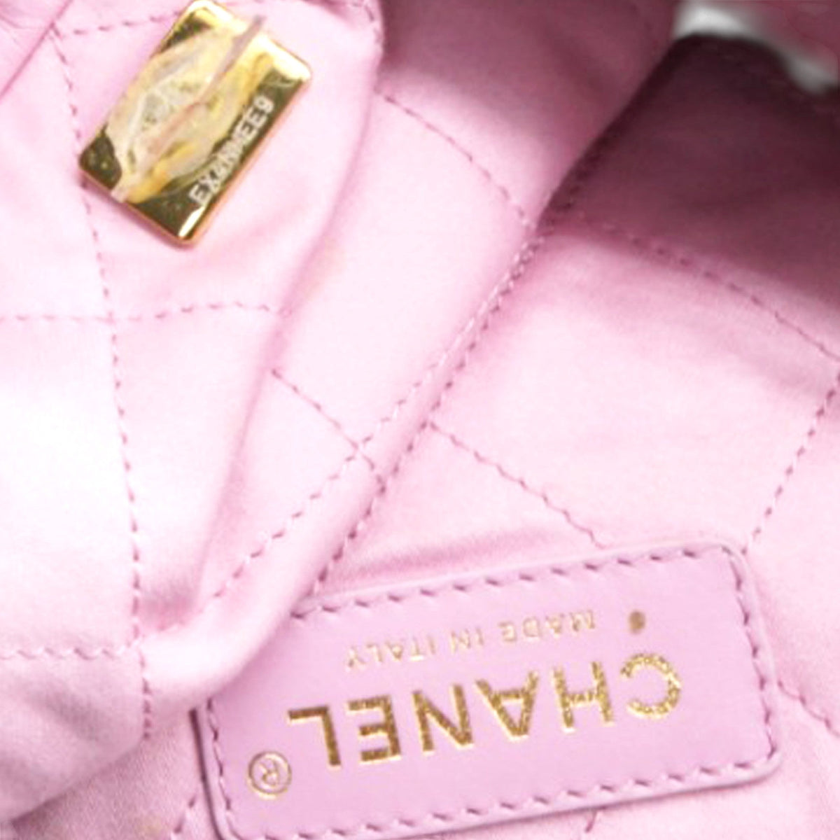 Chanel Shiny Quilted Chanel 22 Drawstring Bag Pink Large