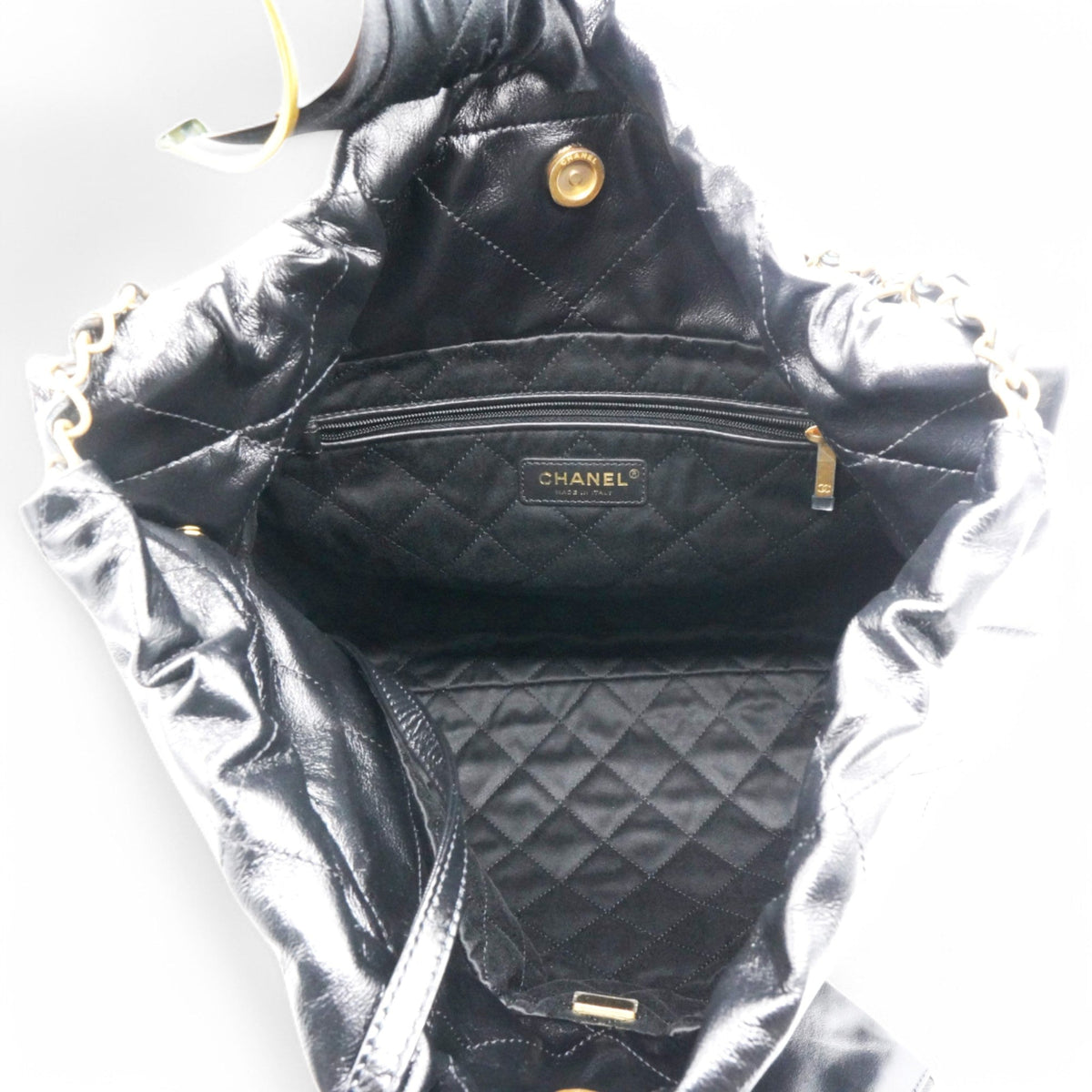 Chanel Shiny Quilted Medium Chanel 22 Black