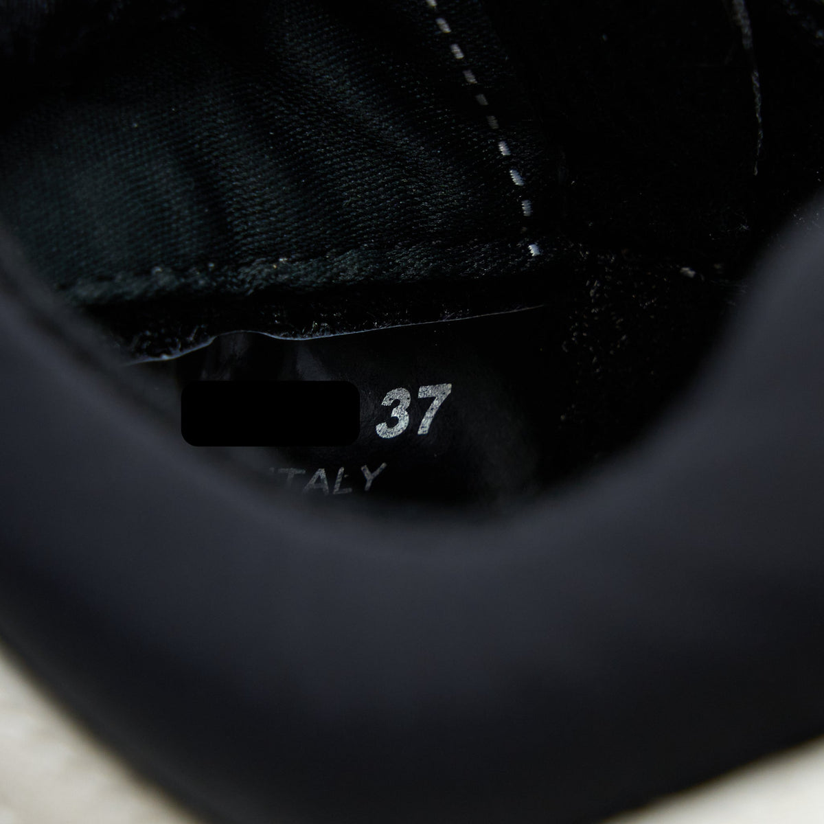 Chanel Size 37 CC Logo Sneaker Calfskin/Suede Black/White