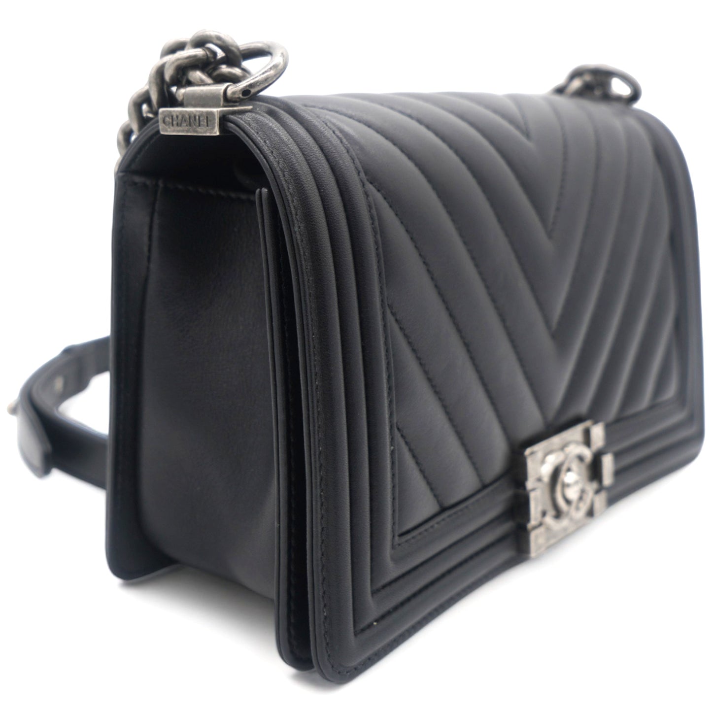Chanel Boy Flap Chevron Calfskin Silver-tone Medium Black