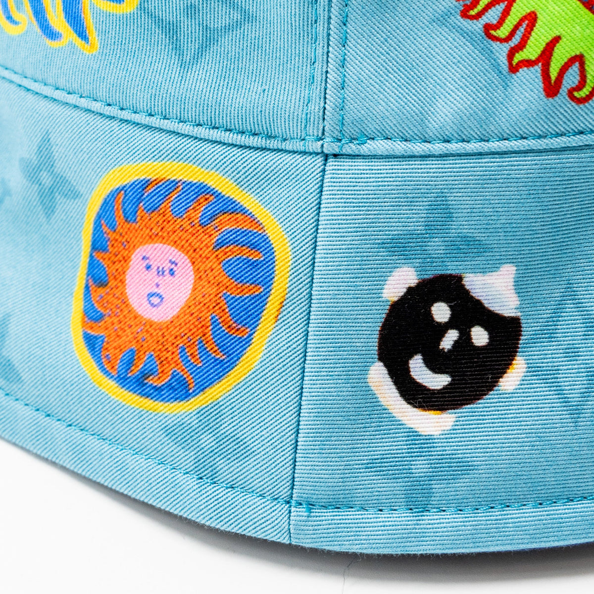 Louis Vuitton Size L Yayoi Kusama Reversible Faces Bucket Hat blue/multicolour
