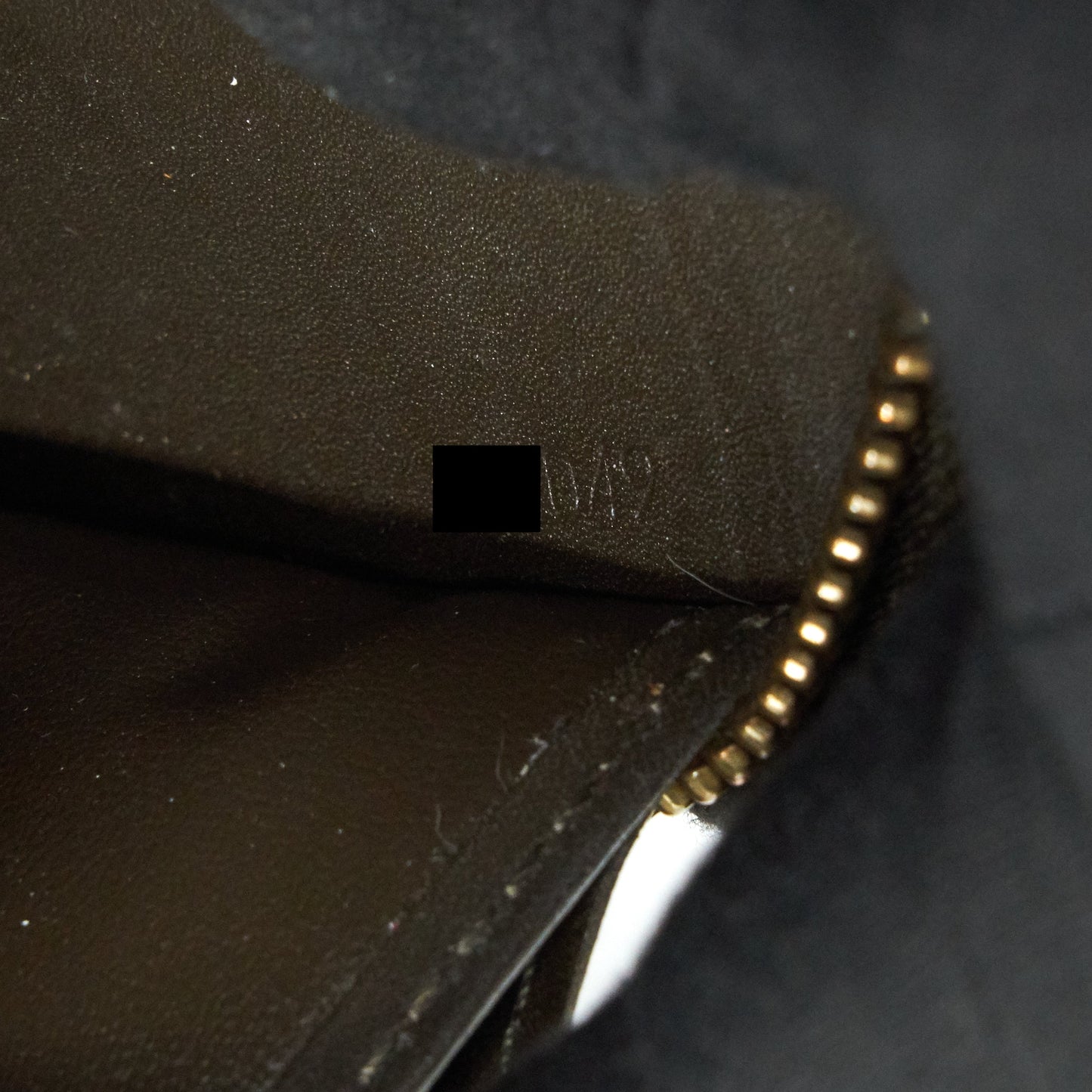 Louis Vuitton Zippy Wallet in Patent Leather Brown