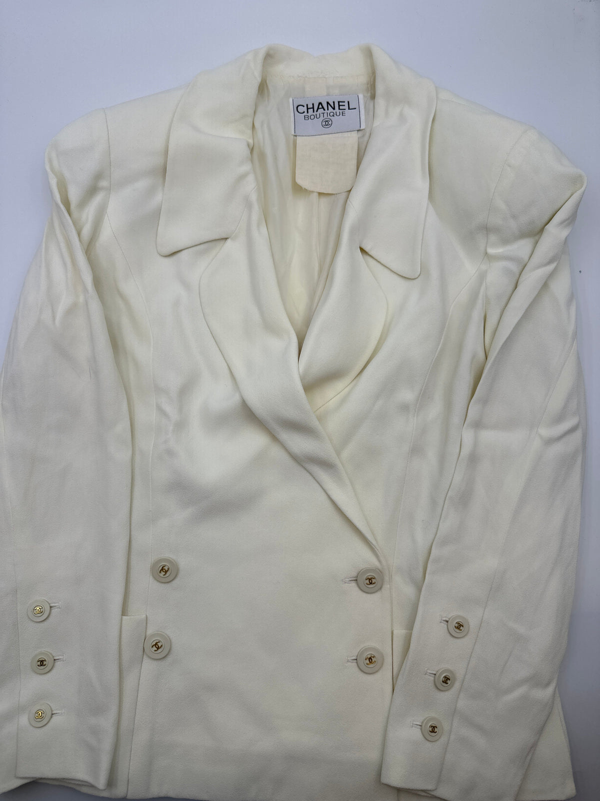 CHANEL WHITE BLAZER DXBK0288