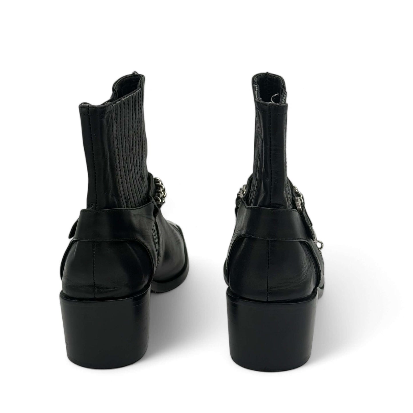 Chanel - Bottines en cuir T.38
