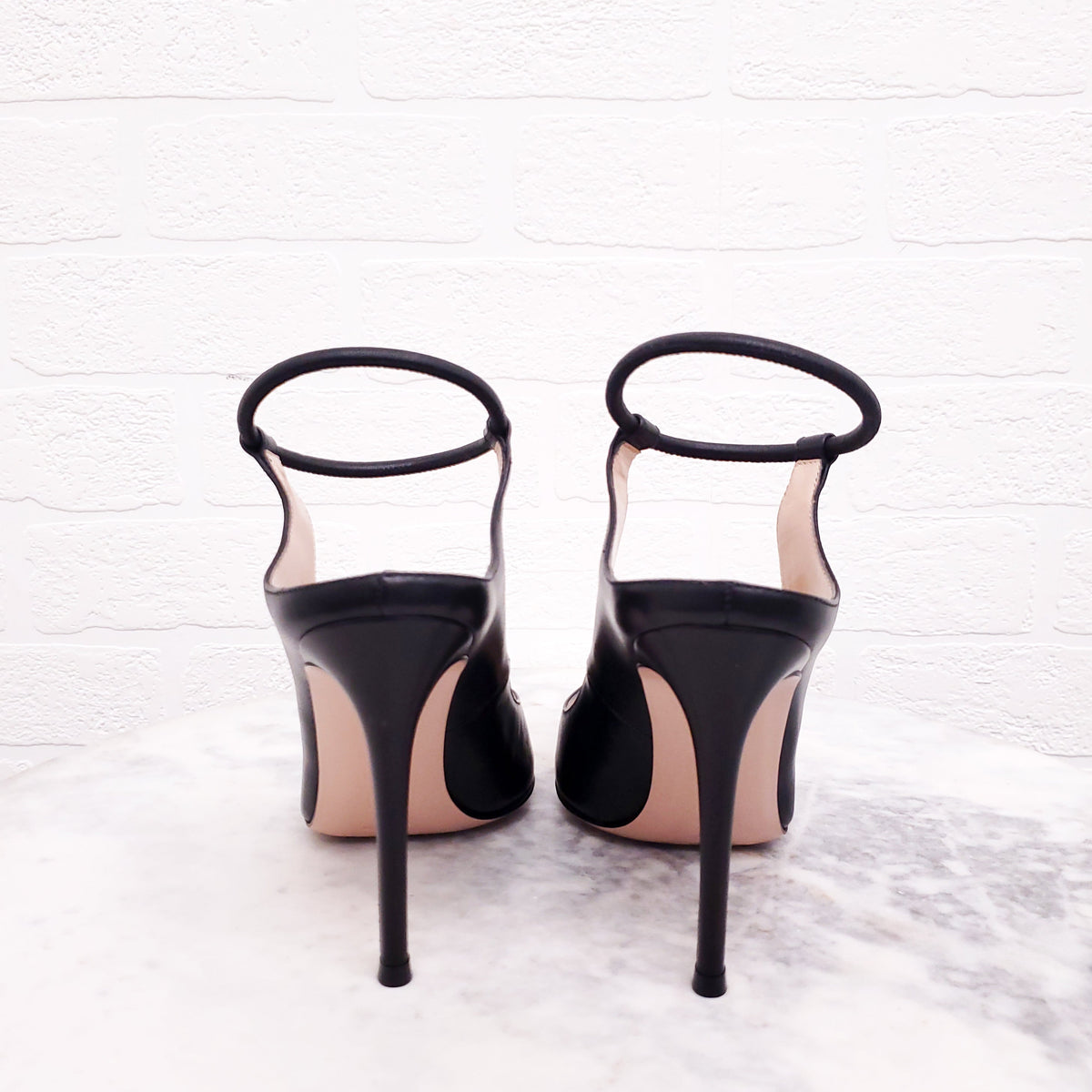 GIANVITO ROSSI BLACK LEATHER HEELS WITH ANKLE STRAP - SIZE 37.5