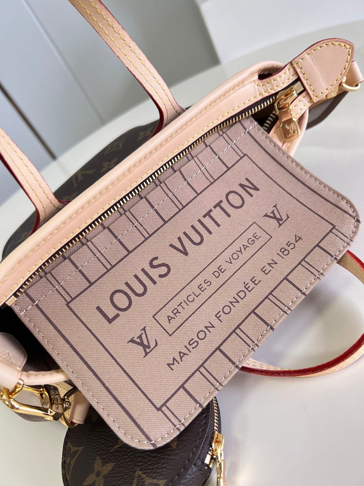LB867 Neverfull BB / HIGHEST QUALITY VERSION / 9.4 x 5.5 x 3.5 inches