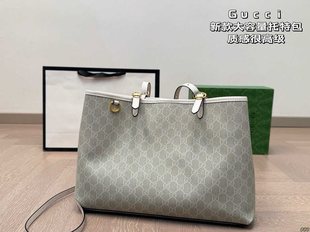 GC711 GG Emblem Large Tote Bag / 14.1x10.2x5.9inch