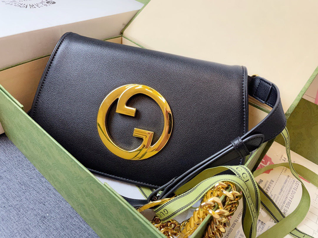 GC490 Blondie Shoulder Bag / 11"W x 6.3"H x 1.6"D