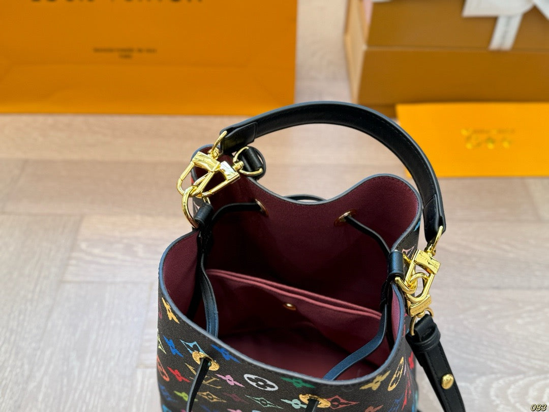 LB1247 Néonoé BB / 7.9 x 7.9 x 5.1 inches