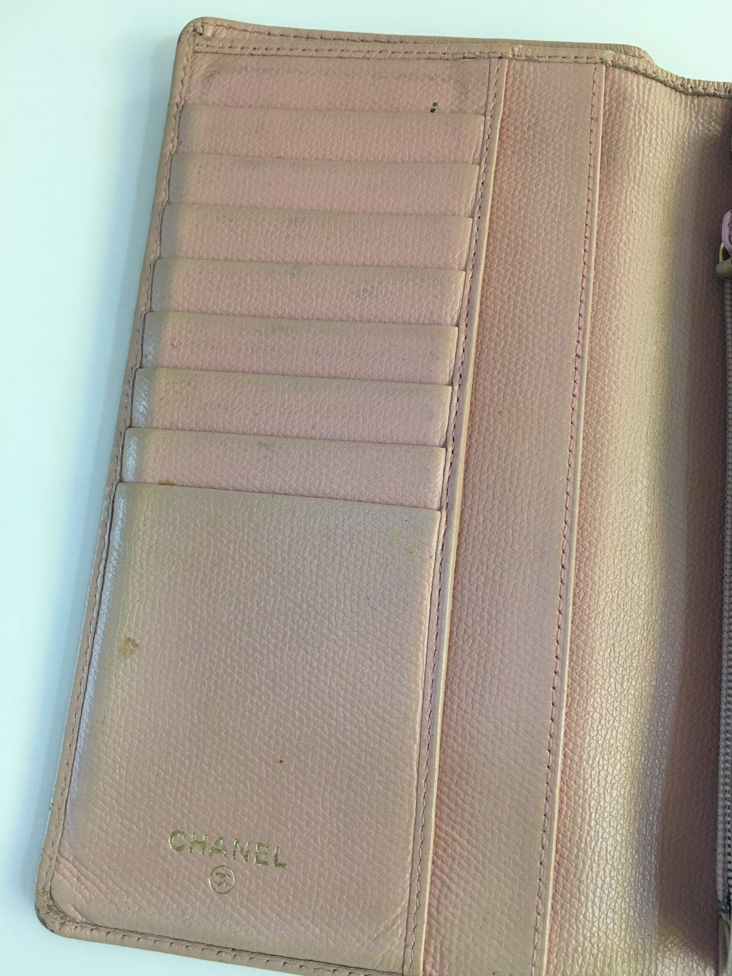 CHANEL Wallet in Pink Leather