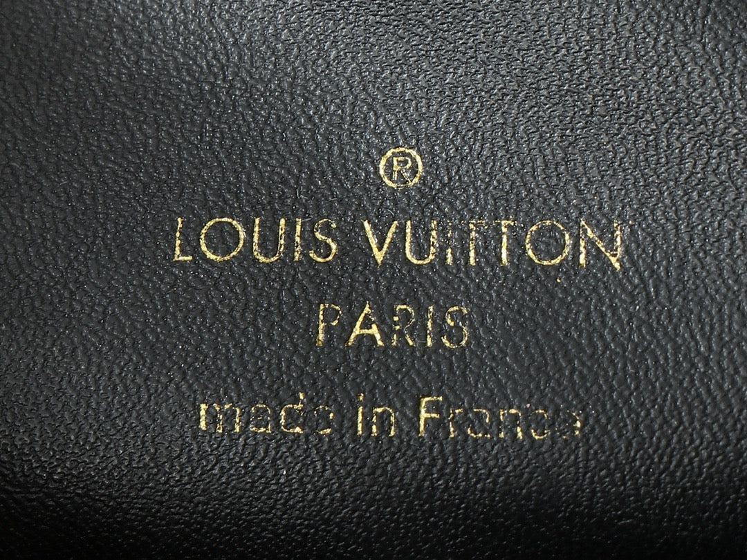 LB1094 Wallet with Strap / 8.6x6.7x2.3inch
